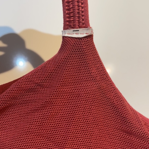 Lulu lemon high neck workout top - Picture 4 of 4